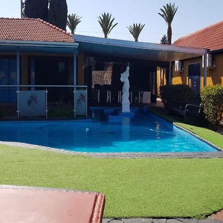 National Lodge Benoni Buitenkant foto