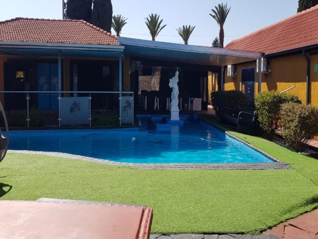 National Lodge Benoni Buitenkant foto